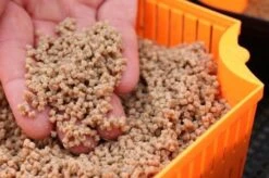 Guru BAIT STRAINER - 2 Opties -Visserij Benodigdheden Winkel Guru Bait Strainer Pellet Vergiet 1 min