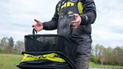 Matrix COMMERCIAL KEEPNET 2.5m -Visserij Benodigdheden Winkel matrix commercial keepnet leefnet GLN068 11 min