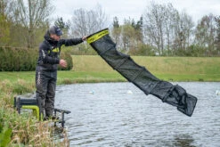 Matrix COMMERCIAL KEEPNET 2.5m -Visserij Benodigdheden Winkel matrix commercial keepnet leefnet GLN068 7 min