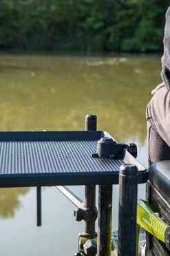 Matrix SELF SUPPORTING SIDE TRAY - 2 Opties -Visserij Benodigdheden Winkel matrix self supporting side tray aastafel 2 min