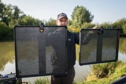 Matrix SELF SUPPORTING SIDE TRAY - 2 Opties -Visserij Benodigdheden Winkel matrix self supporting side tray aastafel 7 min