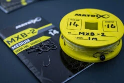Matrix MXB-2 MEDIUM SPADE END BARBED - 4 Opties -Visserij Benodigdheden Winkel mxb2 in use 7