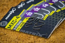 Matrix MXC-4 X STRONG EYED BARBLESS - 5 Opties 13 Matrix MXC-4 X STRONG EYED BARBLESS - 5 Opties -Visserij Benodigdheden Winkel mxc 4 in use 6