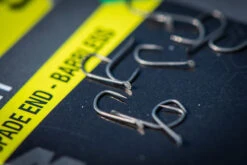 Matrix MXC-5 LIGHT SPAD END BARBLESS - 3 Opties 14 Matrix MXC-5 LIGHT SPAD END BARBLESS - 3 Opties -Visserij Benodigdheden Winkel mxc 5 in use 4